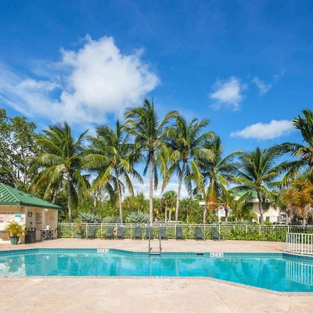キーウェスト The Trinidad -Pool & Parkingヴィラ エクステリア 写真